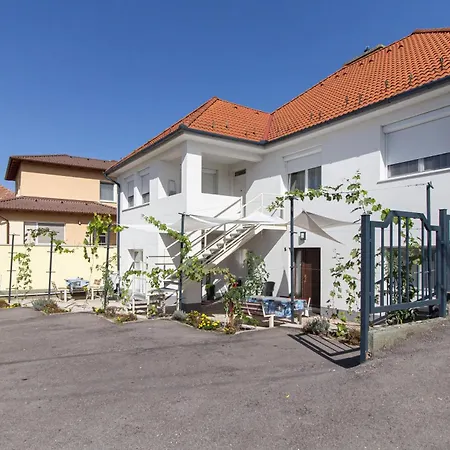 Deli Terasz C Apartman Free Parking, Self-Check-In Anytime Győr Exterior foto