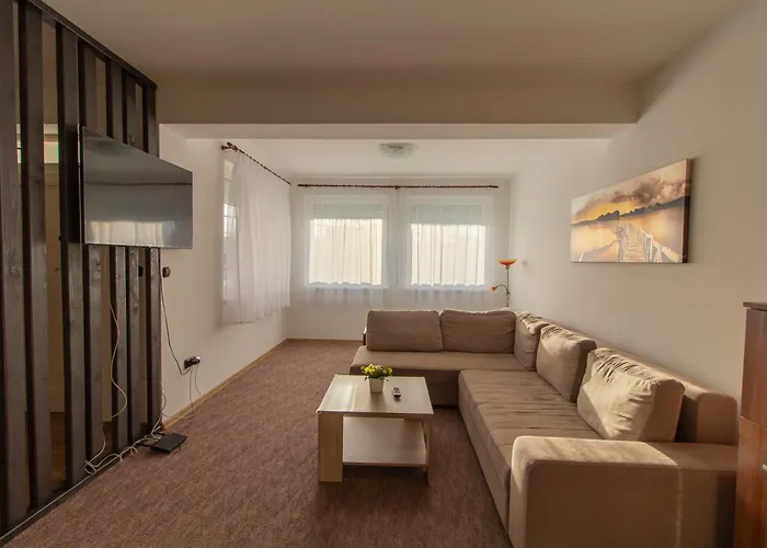 Deli Terasz C Apartman Free Parking, Self-Check-In Anytime