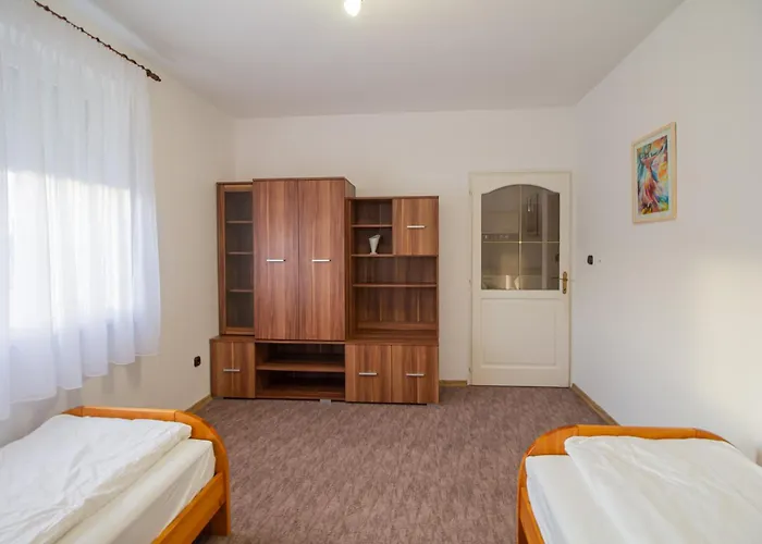 Deli Terasz C Apartman Free Parking, Self-Check-In Anytime