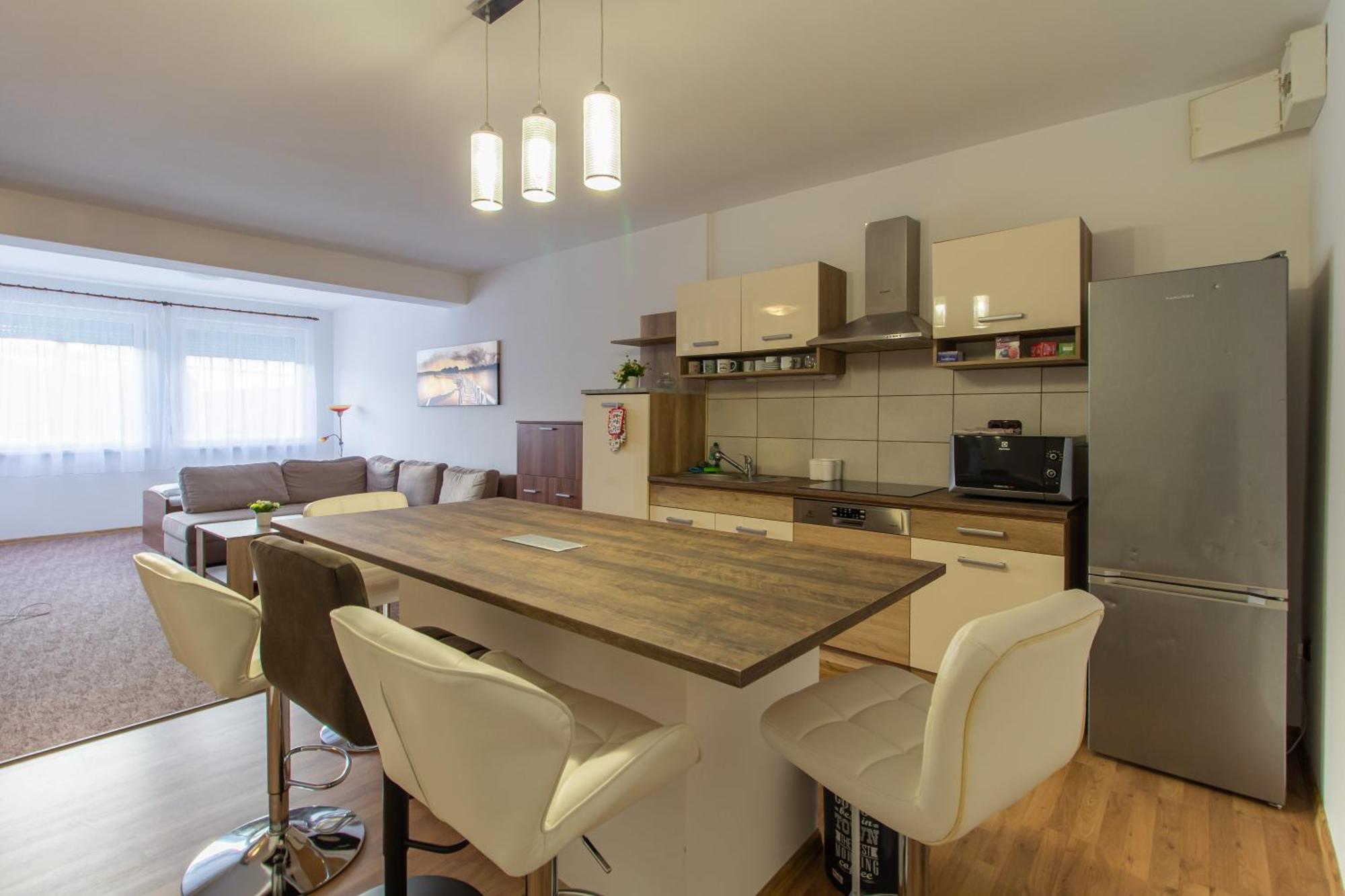 Deli Terasz C Free Parking, Self-check-in Anytime Apartment *