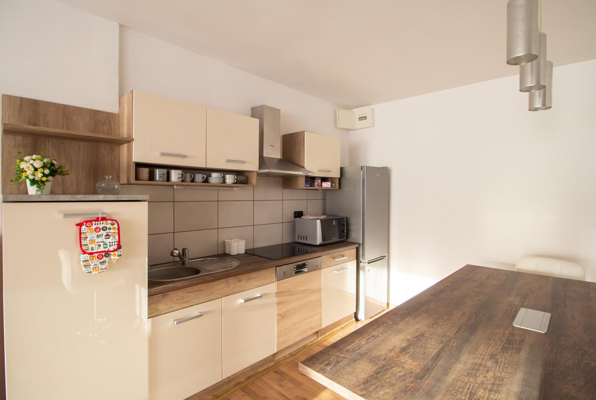 Deli Terasz C Free Parking, Self-check-in Anytime Apartment