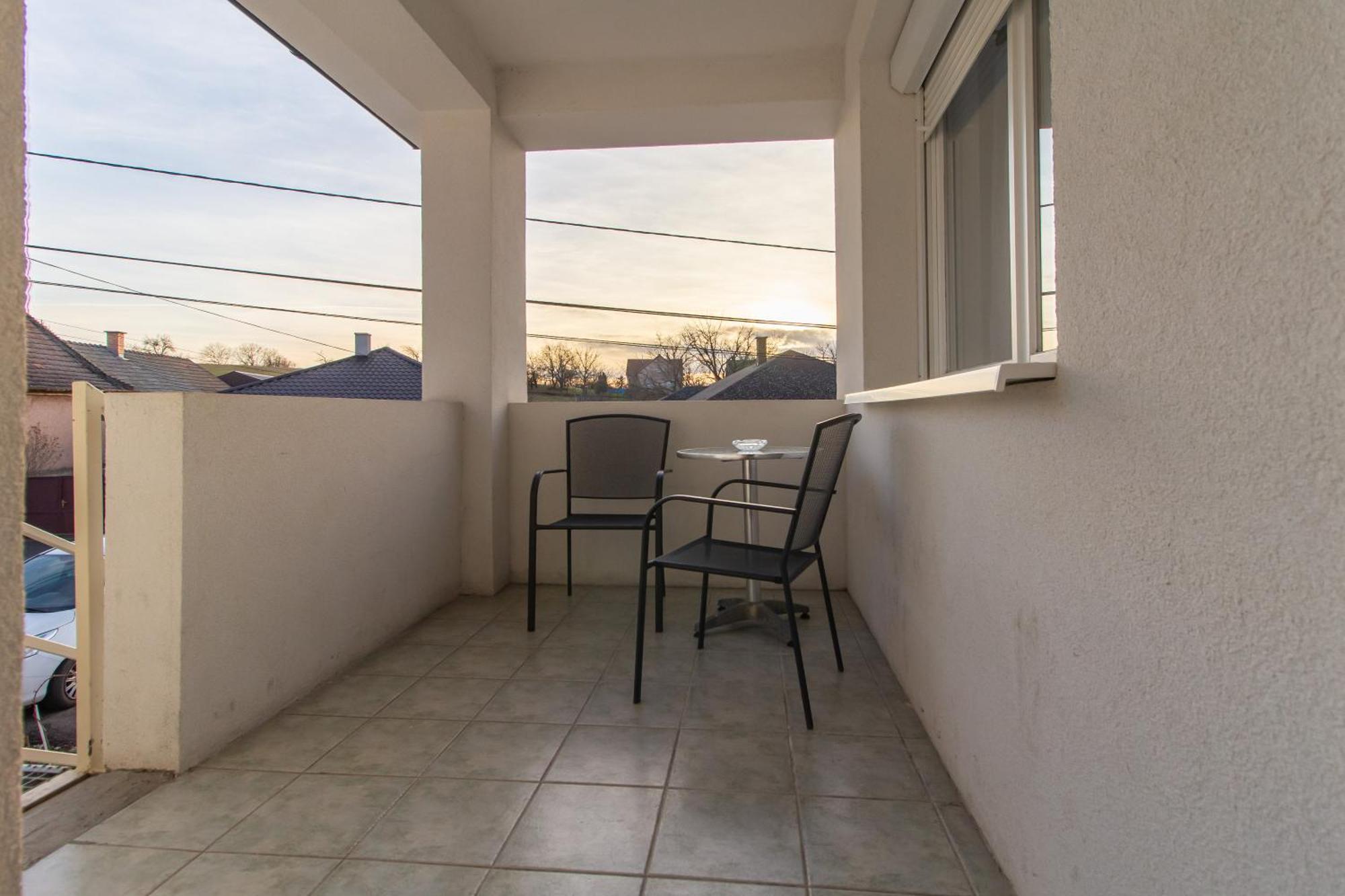 Deli Terasz C Free Parking, Self-check-in Anytime Apartment Gyor